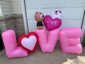 New LOVE Inflatable  Blow Up Yard Decoration