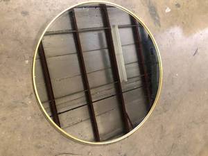 lot 19 image: Medium Round Brass Modern Mirror (32 in. H x 32 in. W)  Customer Returns See Pictures
