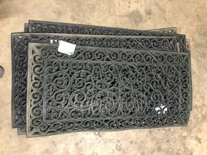 lot 5 image: Lot of Rubber Doormat Customer Returns See Pictures