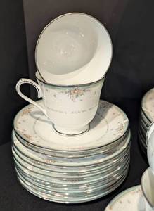 Noritake Greenbrier Dish Set