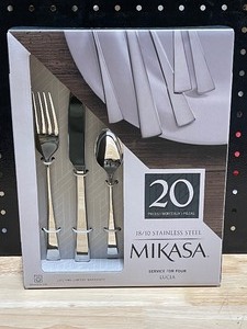 Mikasa 20 Piece Silverware Set