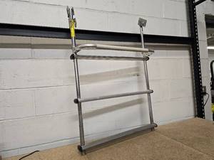 lot 43 image: Garelick EEZ-In pontoon ladder