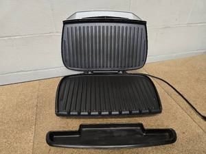 lot 44 image: George Forman grill