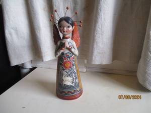 lot 34 image: 12 Mexican Folk Art Clay Angel sta...