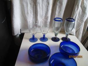 lot 90 image: 7pc Clear and Cobalt colored glass ...