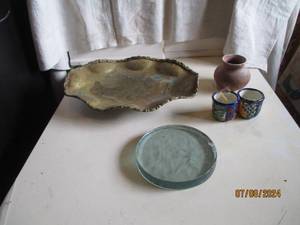 lot 100 image: Vintage Metal ruffled tray and othe...