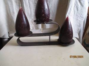 lot 104 image: Vintage abstract metal mantle cande...