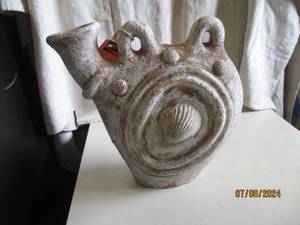 lot 112 image: Vintage Mexican made Clay water pit...
