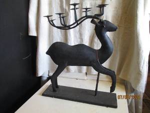 lot 136 image: 22 metal reindeer shaped freestand...