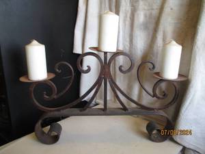 lot 141 image: Very heavy metal freestanding 3-pla...