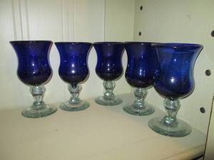 lot 385 image: (5) Hand blown Spanish Cobalt stemware glasses