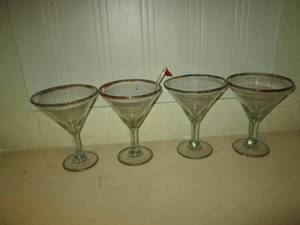 lot 392 image: Set of (4) colorful rimmed Mexican hand blown martini glasses