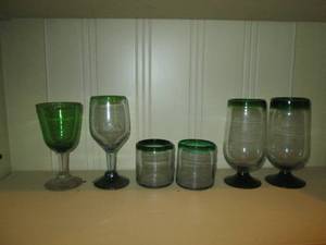 lot 398 image: Assortment of green rimmed Mexican hand blown glassware plus (1) green bubble wine glass