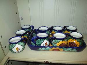 lot 405 image: Talavera Mexican Pottery 10pc mug and serving tray set