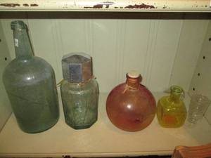 lot 431 image: Assortment of colored glass vases and vessels