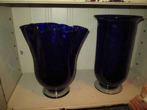 lot 433 image: Pair of large Cobalt blue Mexican blown glass freestanding vases