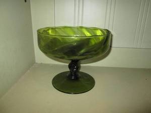 lot 437 image: Green depression glass oversized margarita glass or candy dish