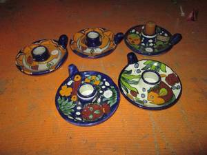 lot 461 image: Lot of Vintage hand painted Mexican talavera candle holders