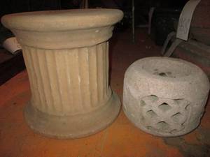 lot 472 image: Vintage Mexican hand carved stone vase with pedestal stand base
