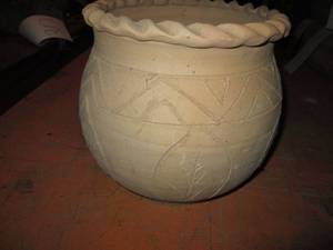 lot 475 image: Vintage Mexican hand carved stone clay planter