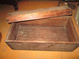 lot 478 image: Weathered wood lidded treasure chest style box approximately 26 long