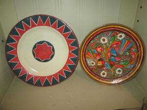 lot 483 image: Mexican Folk Art serving platters...