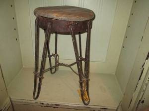 lot 489 image: Vintage Metal stool with weathered wood seat