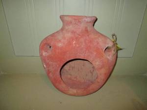 lot 490 image: Hand crafted Mexican Pottery vase...