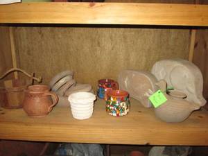 lot 495 image: Clay decorative items...