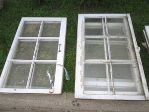 lot 665 image: Lot of 6 windows measuring 24 x 39...