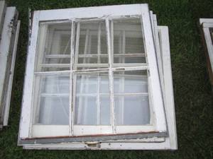 lot 667 image: Lot of 5 windows measuring 26 x 28...