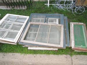 lot 669 image: Lot of windows in assorted sizes...