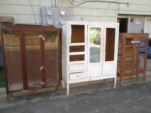 lot 686 image: 3 Vintage cabinets great for repurposinge