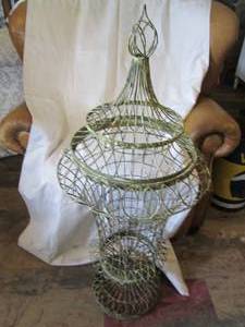 lot 201 image: Vintage wire cage urn with lid...