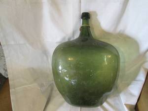 lot 204 image: Vintage green Onion glass carboy...