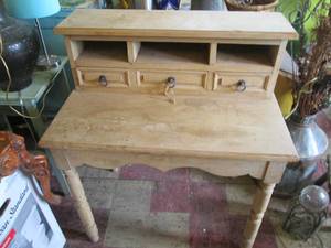 lot 232 image: Decorative Blonde wood desk with dr...