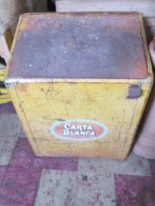 lot 20 image: Vintage Metal Ice Box with Carta Bl...