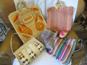 lot 255 image: Vintage Mexican straw handbags...