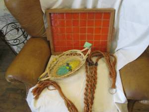 lot 261 image: Wood frame and tiled serving tray, ...