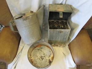 lot 268 image: Vintage Metal watering can, paint b...
