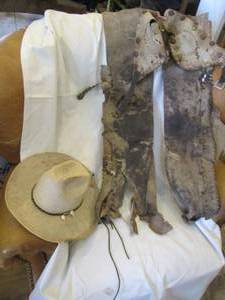 lot 315 image: Vintage Mexican cowboy hat and leather chaps