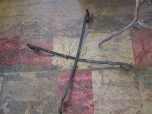 lot 319 image: Trio of heavy duty metal framed plant standsbases