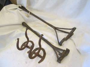 lot 332 image: Pair of heavy metal vintage branding irons