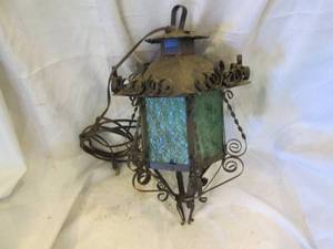 lot 335 image: Vintage Metal and glass Pendulum style light