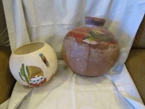 lot 345 image: Hand painted in Mexico (2) bubble style clay planters