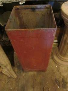 lot 356 image: 27 Vintage metal outdoor planter...