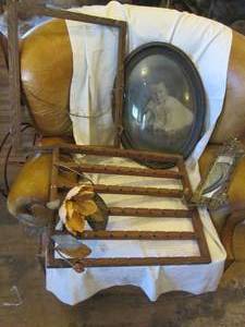 lot 365 image: Antique Oval bubble style framed photo and misc home decor