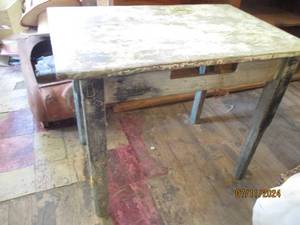 lot 174 image: Weathered wood 322326 coffee...