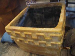 lot 175 image: Large 24 Decorative metal square o...