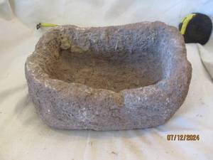 lot 514 image: Hand carved stone bowl or planter